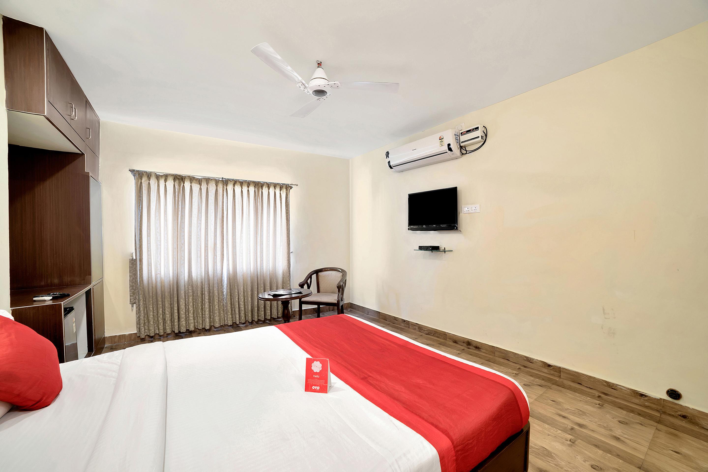 Oyo 674 Apartment Hotel Manar Luxury Suites Hyderabad Bagian luar foto