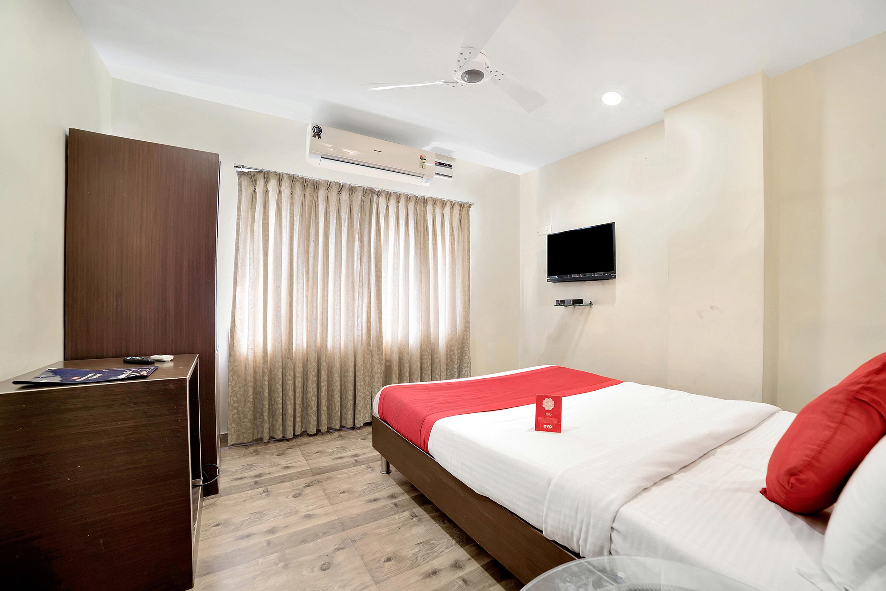 Oyo 674 Apartment Hotel Manar Luxury Suites Hyderabad Bagian luar foto