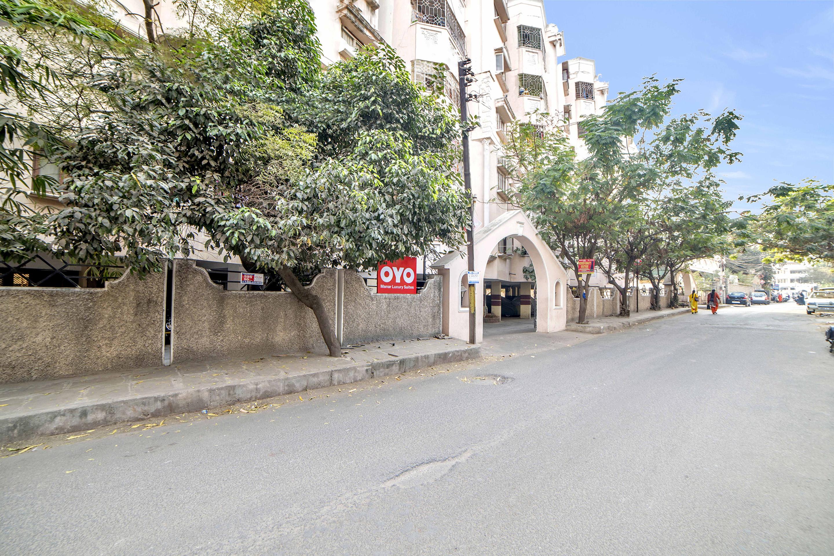 Oyo 674 Apartment Hotel Manar Luxury Suites Hyderabad Bagian luar foto