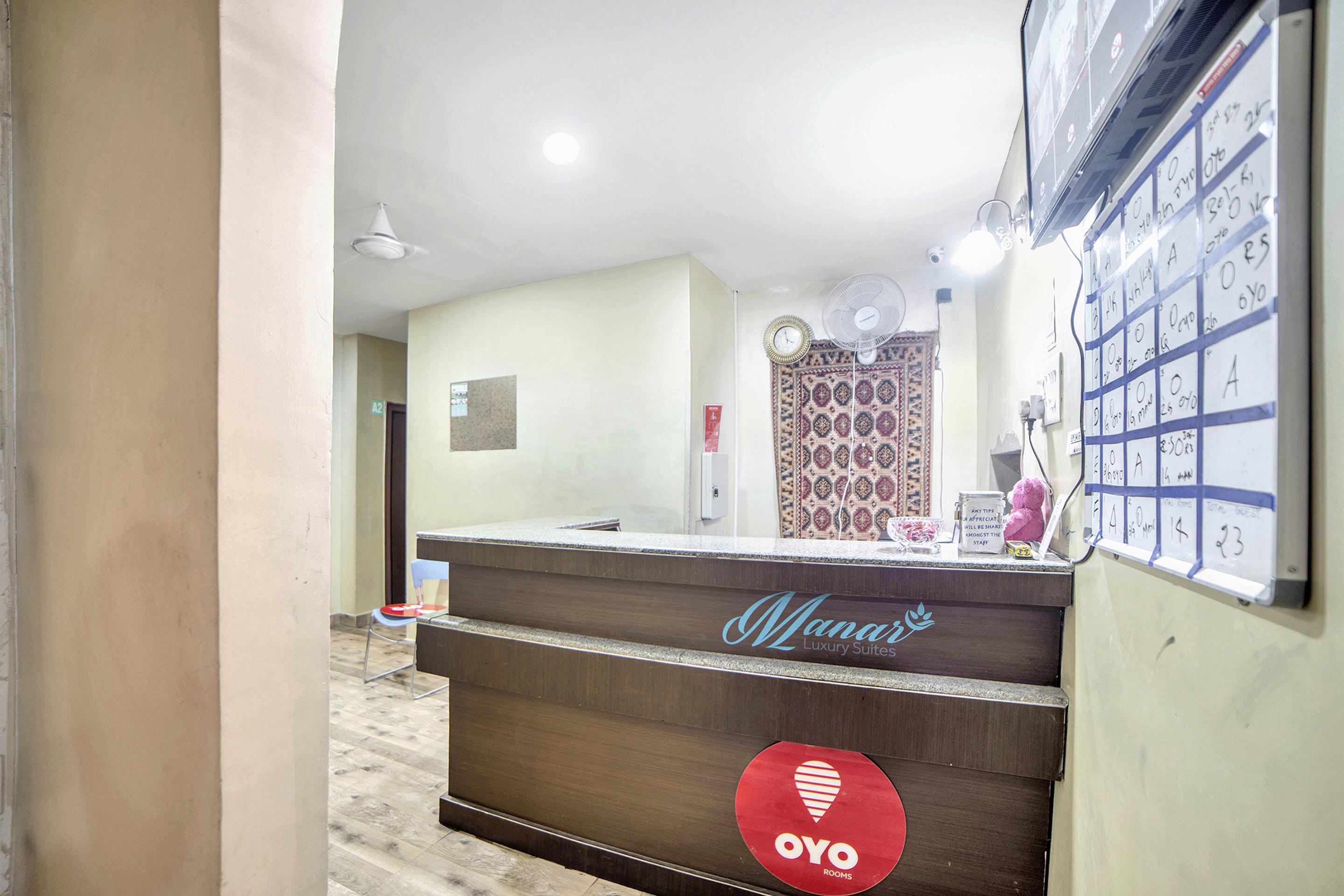 Oyo 674 Apartment Hotel Manar Luxury Suites Hyderabad Bagian luar foto