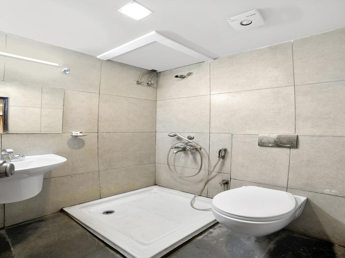 Oyo 674 Apartment Hotel Manar Luxury Suites Hyderabad Bagian luar foto